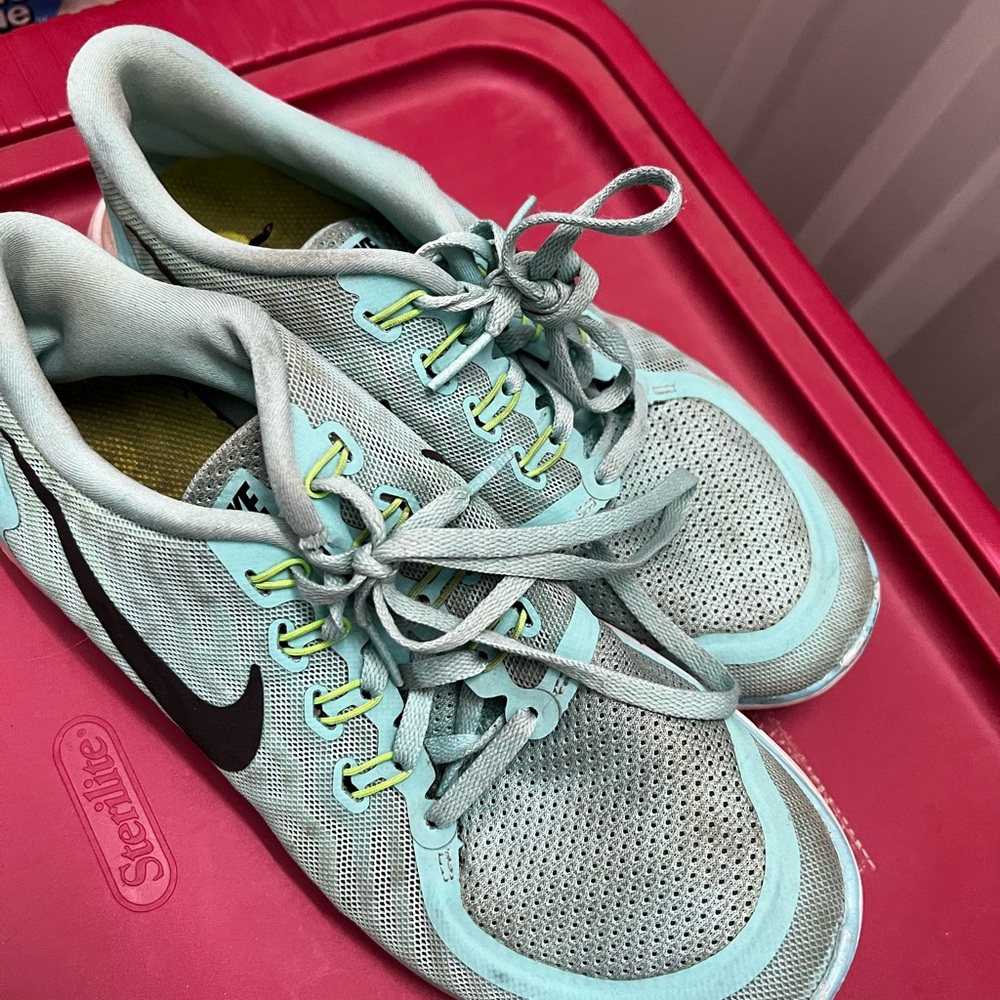 Womens Nike light blue athletic shoes